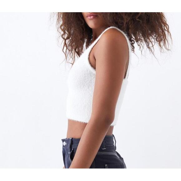 Kendall +  Kyle Fuzzy White Tank Top Size L NWOT - Picture 3 of 7